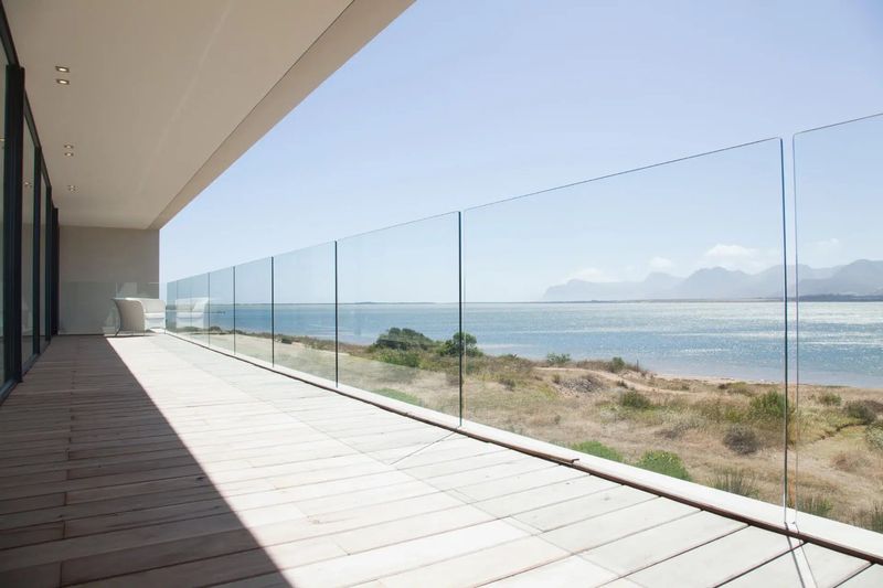 VLX · Glass Glass Railing